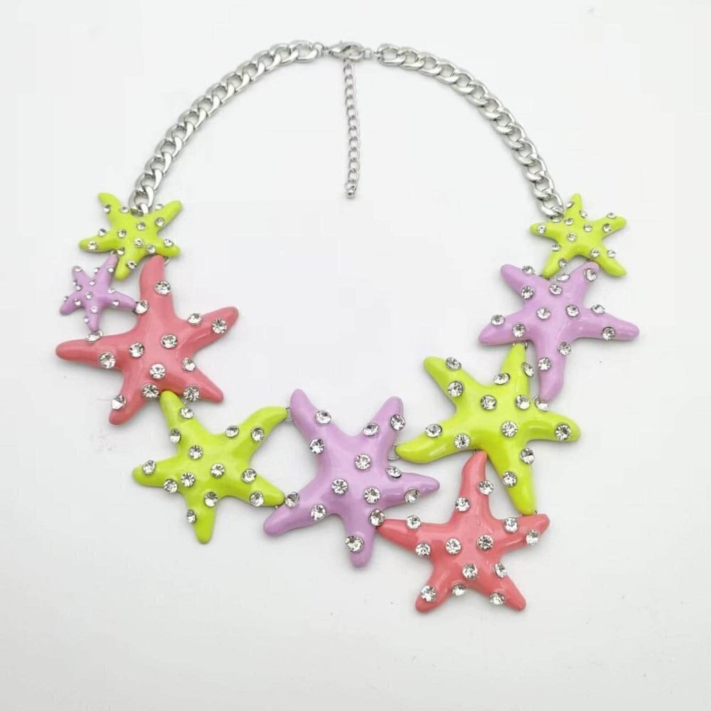 Get it now! Rhinestone Decor Starfish Bib Necklace